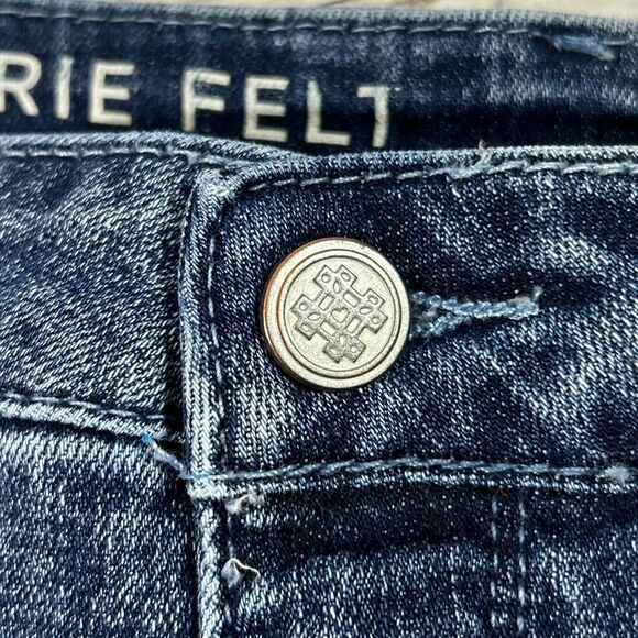 Women’s Lauren Felt Classic Weekender Crop distressed jeans size 12 - Picture 3 of 10